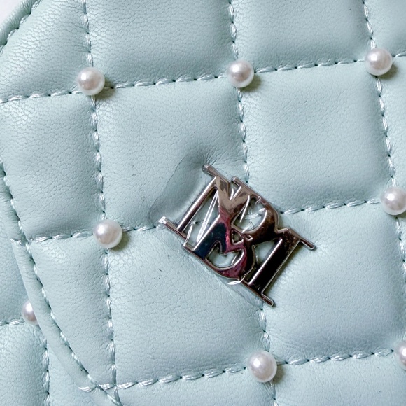 BADGLEY MISCHKA Pearls Phone Crossbody w/ Insert Card Holder - NWT ($79 Retail) - Picture 13 of 14